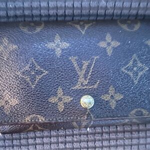 DATE CODE#~ CT0064 LOUIS VUITTON MONOGRAM ZIP WALLET